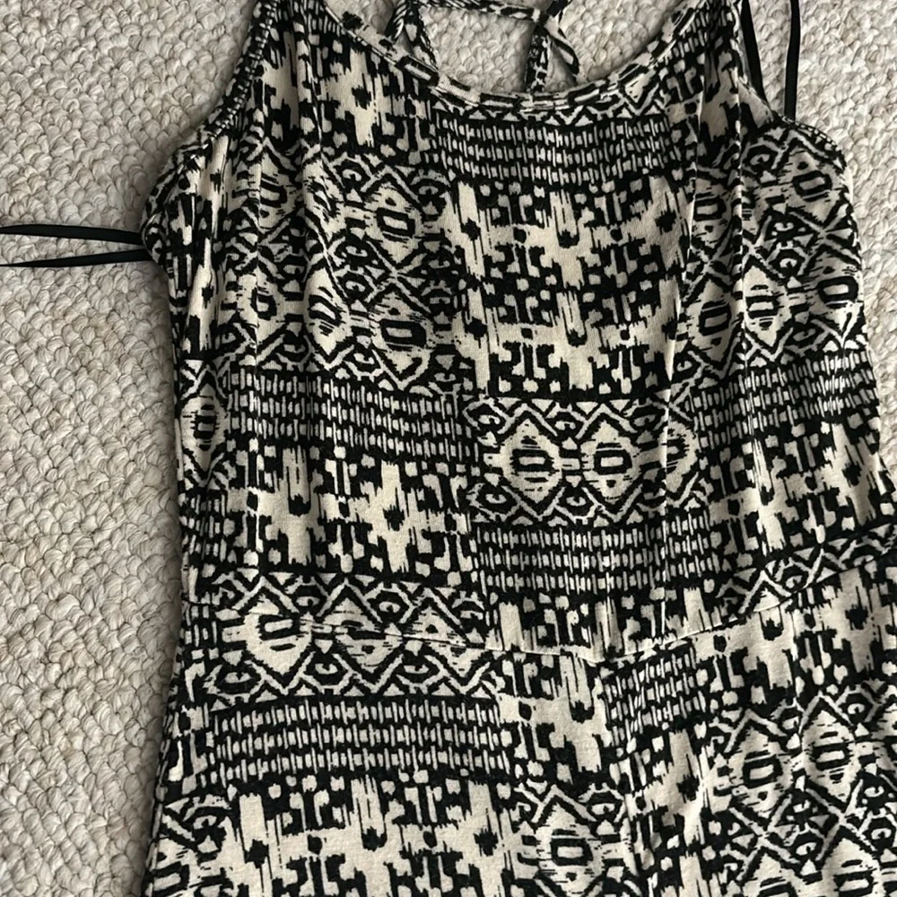 Romper - Picture 2 of 3